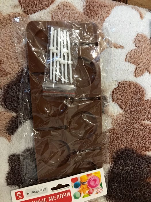 Фотография покупателя товара Форма для леденцов Доляна «Смайл», силикон, 24×9,5 см, 6 ячеек (d=4 см), с палочками, цвет МИКС