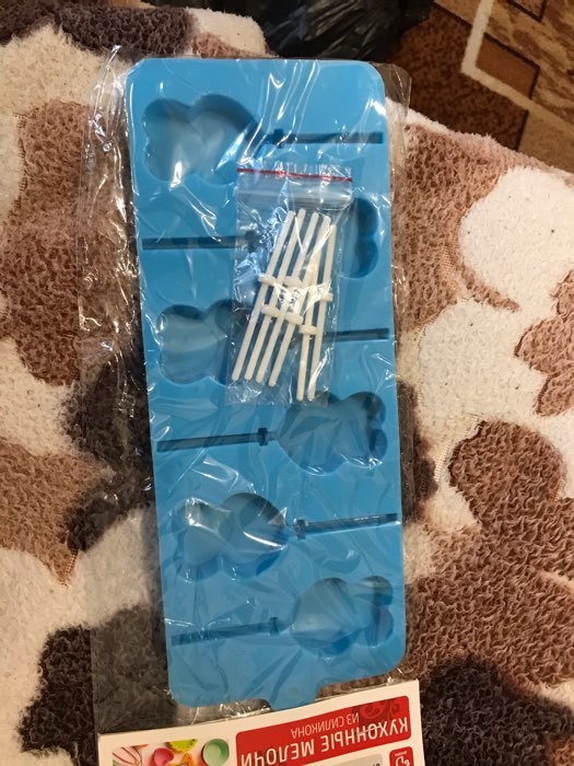 Фотография покупателя товара Форма для леденцов Доляна «Влюблённость», силикон, 9,5×24×1 см, 6 ячеек (4,2×3,3 см), с палочками, цвет МИКС