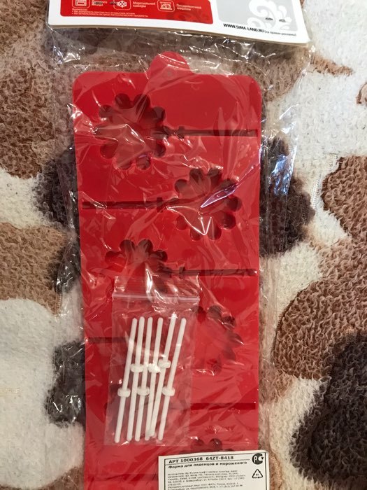 Фотография покупателя товара Форма для леденцов Доляна «Ромашка», силикон, 9,5×24×1 см, 6 ячеек (d=3,8 см), с палочками, цвет МИКС - Фото 4