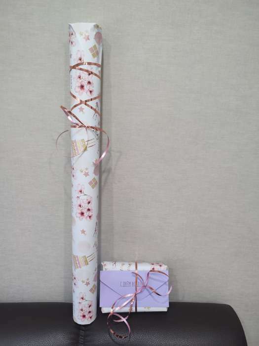 Фотография покупателя товара Бумага упаковочная, глянцевая «Цветочное поздравление», 70×100 см, 1 лист - Фото 4