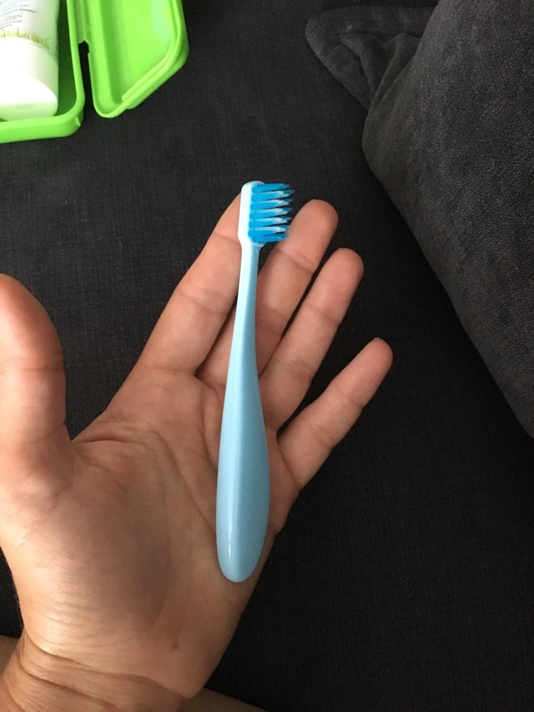 Фотография покупателя товара Детская зубная щетка с мягкой щетиной, нейлон, цвет голубой - Фото 7