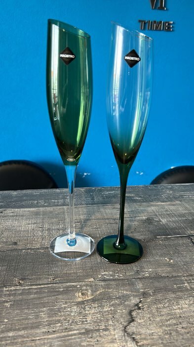 Фотография покупателя товара Бокал из стекла для шампанского Magistro «Иллюзия», 160 мл, 5,5×27,5 см, на красной ножке - Фото 1