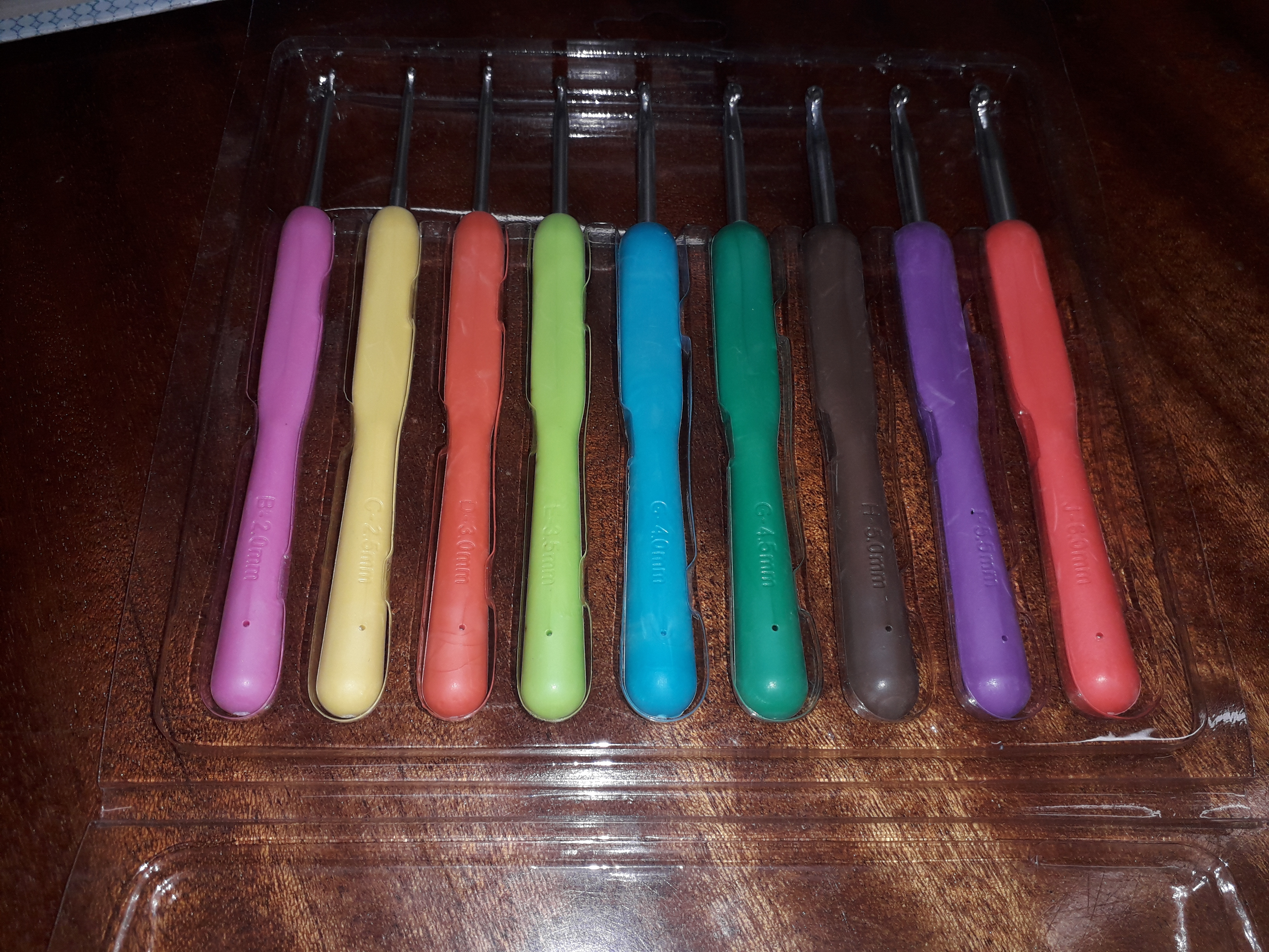 Фотография покупателя товара Набор крючков для вязания, d = 2-6 мм, 14 см, 9 шт, цвет разноцветный - Фото 3