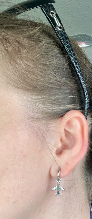 Фотография покупателя товара Серьги с эмалью «Брелок» самолет и чемодан, цвет голубой в серебре - Фото 1