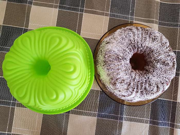 Фотография покупателя товара Форма для выпечки Доляна «Немецкий кекс. Торжество», силикон, d=25 см, цвет МИКС - Фото 15