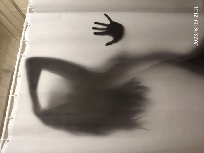 Фотография покупателя товара Штора для ванной Доляна «Секрет» с люверсами, 180×180 см - Фото 1