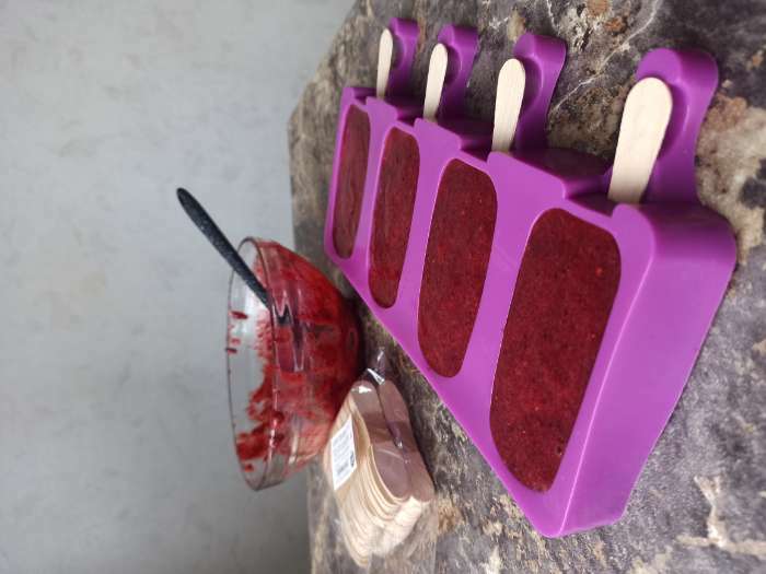 Фотография покупателя товара Форма для мороженого «Эскимо классика», силикон, 25,8×14,6×2,6 см, 4 ячейки, цвет МИКС - Фото 1