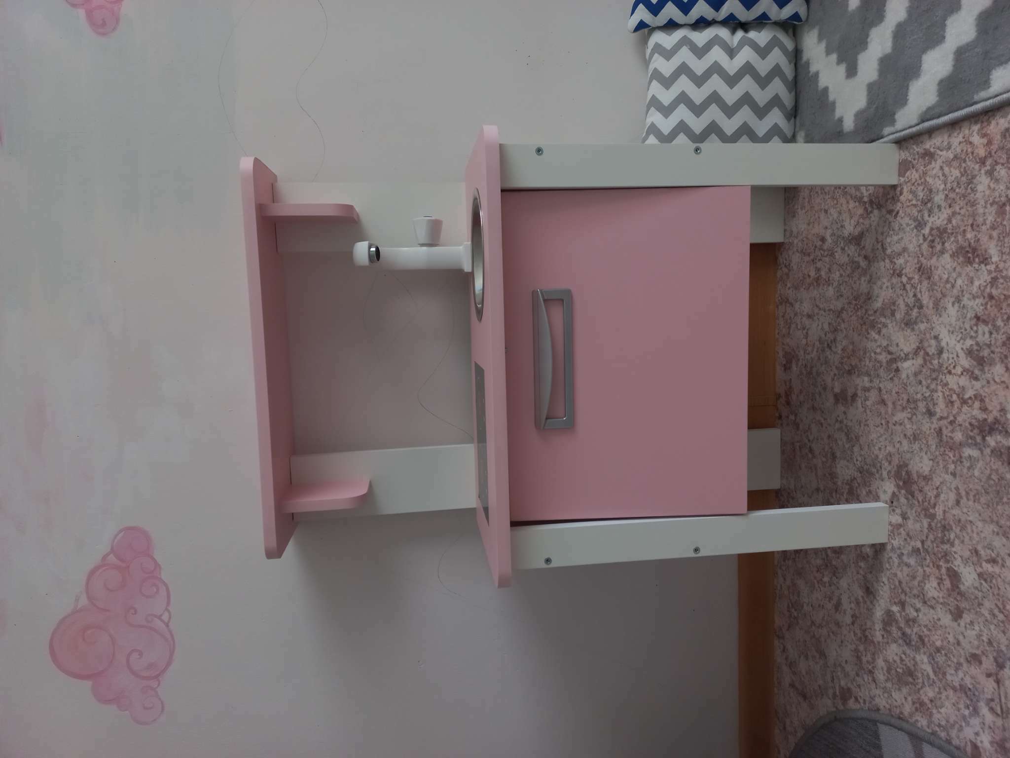Фотография покупателя товара Игровая мебель «Детская кухня SITSTEP Элегантс», с имитацией плиты (наклейка), розовые фасады