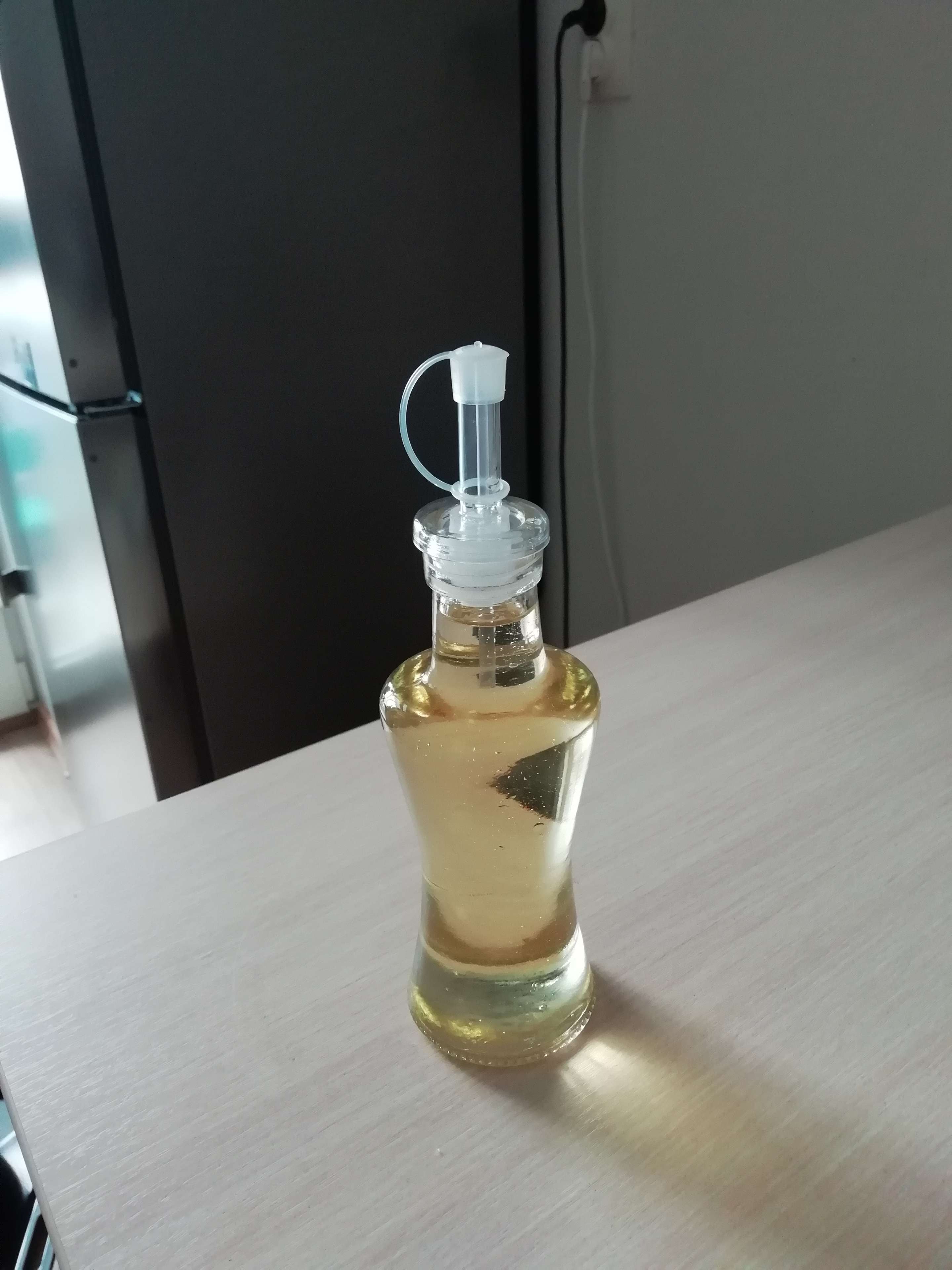 Фотография покупателя товара Бутыль для масла и уксуса «Изгиб», 200 мл, 19 см, цвет МИКС - Фото 2