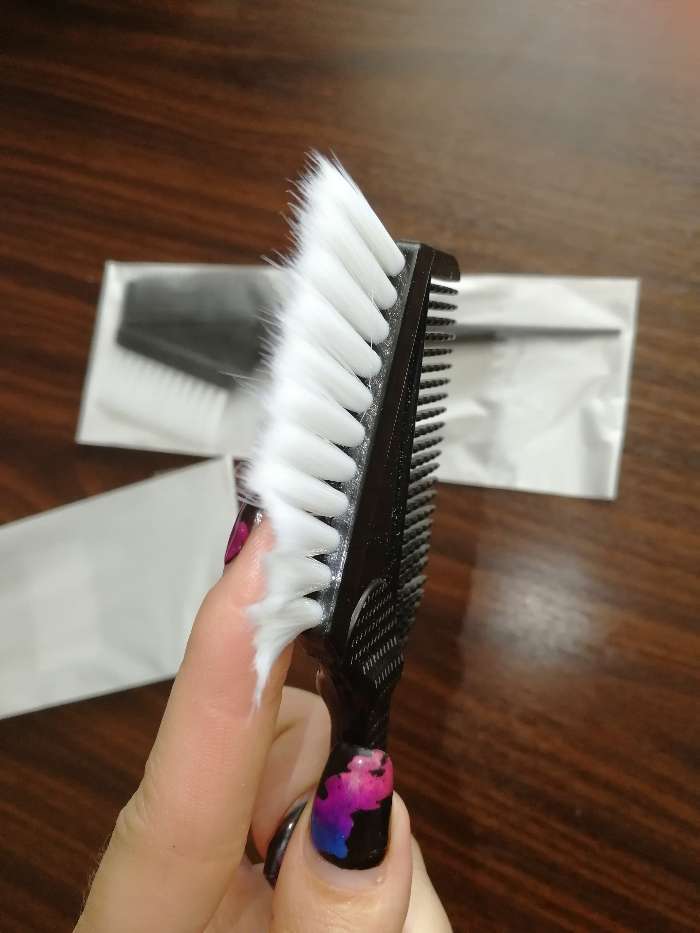 Фотография покупателя товара Расчёска - кисть для окрашивания, 20,5 × 7 см, цвет чёрный