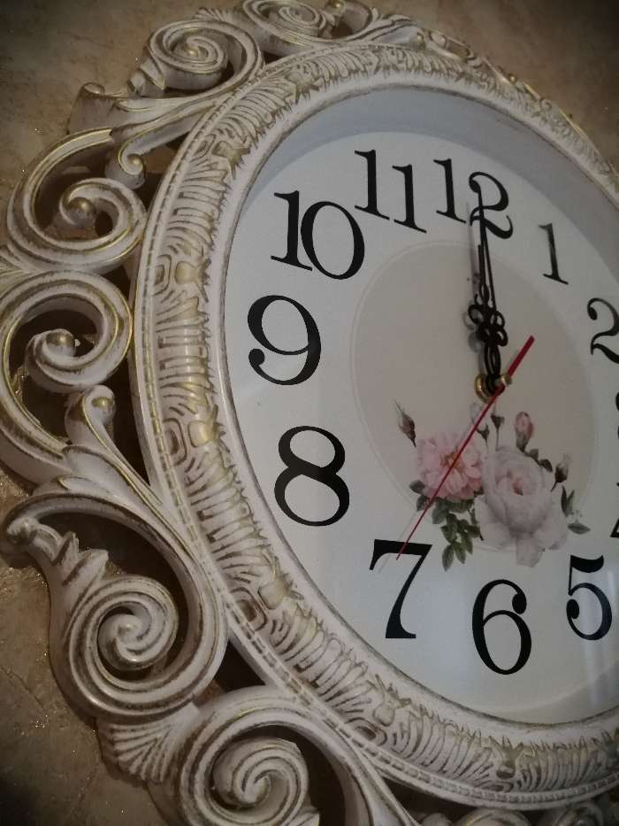 Фотография покупателя товара Часы настенные, интерьерные, бесшумные, d-40.5 см, циферблат 26 см - Фото 31