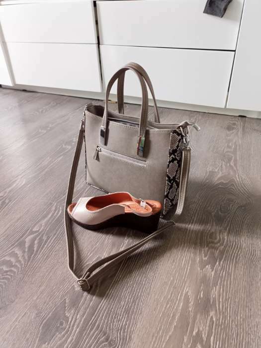 Фотография покупателя товара Сумка женская на молнии TEXTURA, средний размер, белая - Фото 3