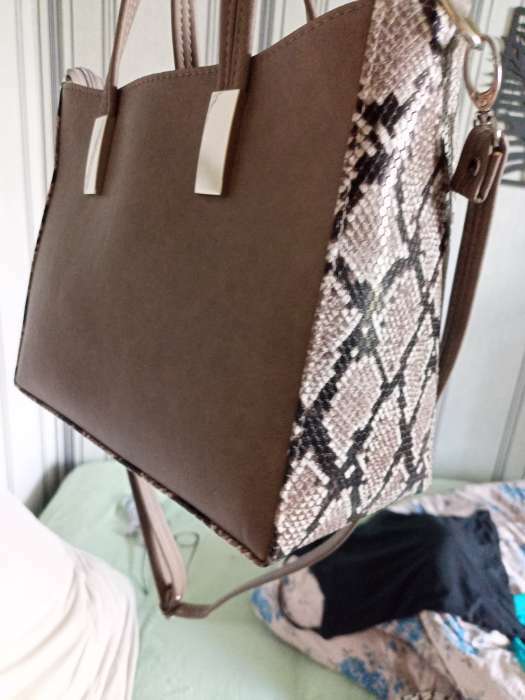 Фотография покупателя товара Сумка женская на молнии TEXTURA, средний размер, белая - Фото 2