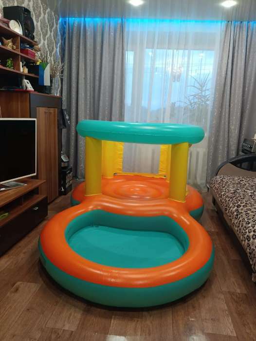 Фотография покупателя товара Батут надувной с бассейном Jumptopia, 239 x 142 x 102 см, 52385 Bestway - Фото 1