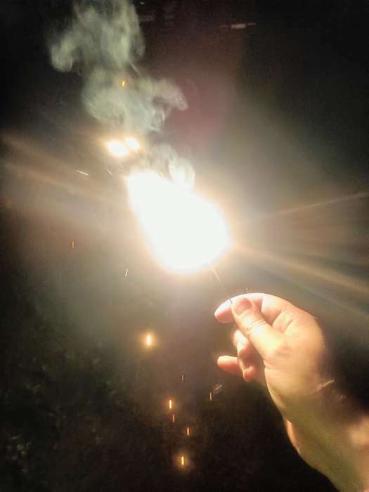 Фотография покупателя товара Бенгальские огни, 16 см, 6 штук, "Волшебные огни", 30 сек - Фото 2