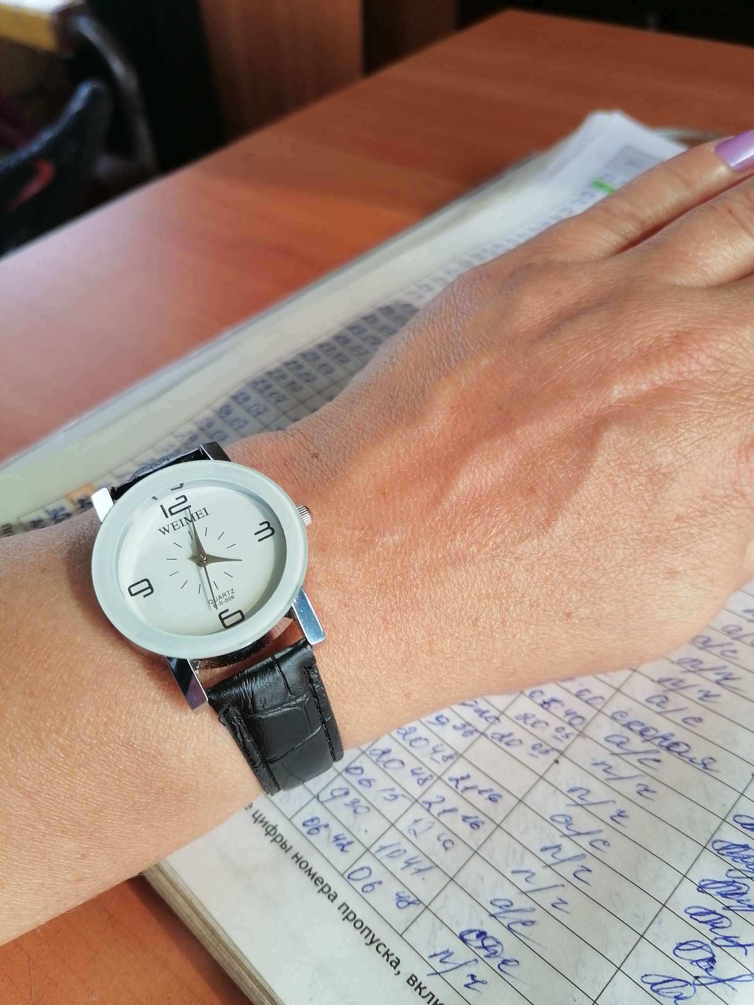 Фотография покупателя товара Часы наручные кварцевые женские "Айвинс", ремешок экокожа, d-3 см , микс - Фото 1
