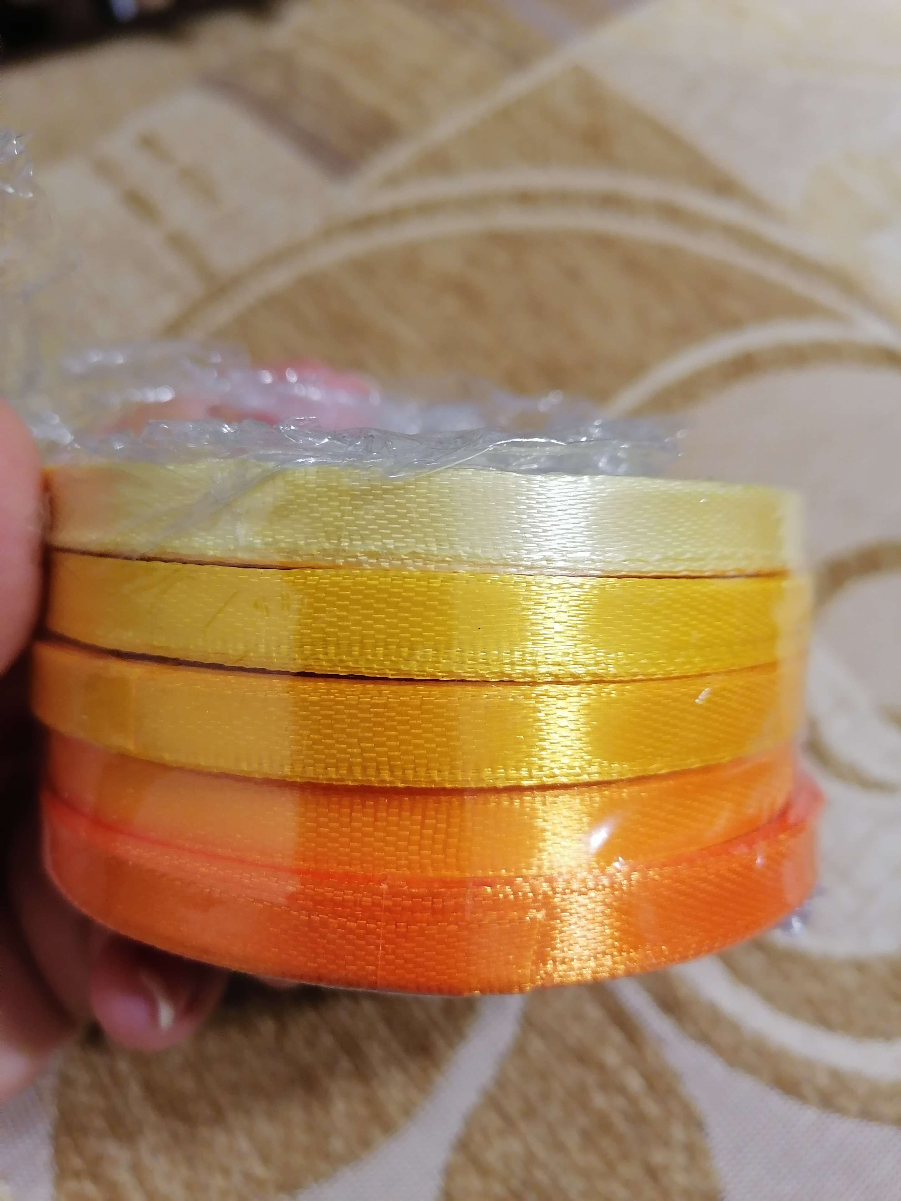 Фотография покупателя товара Набор атласных лент, 5 шт, размер 1 ленты: 6 мм × 23 ± 1 м, цвет жёлтый спектр - Фото 8
