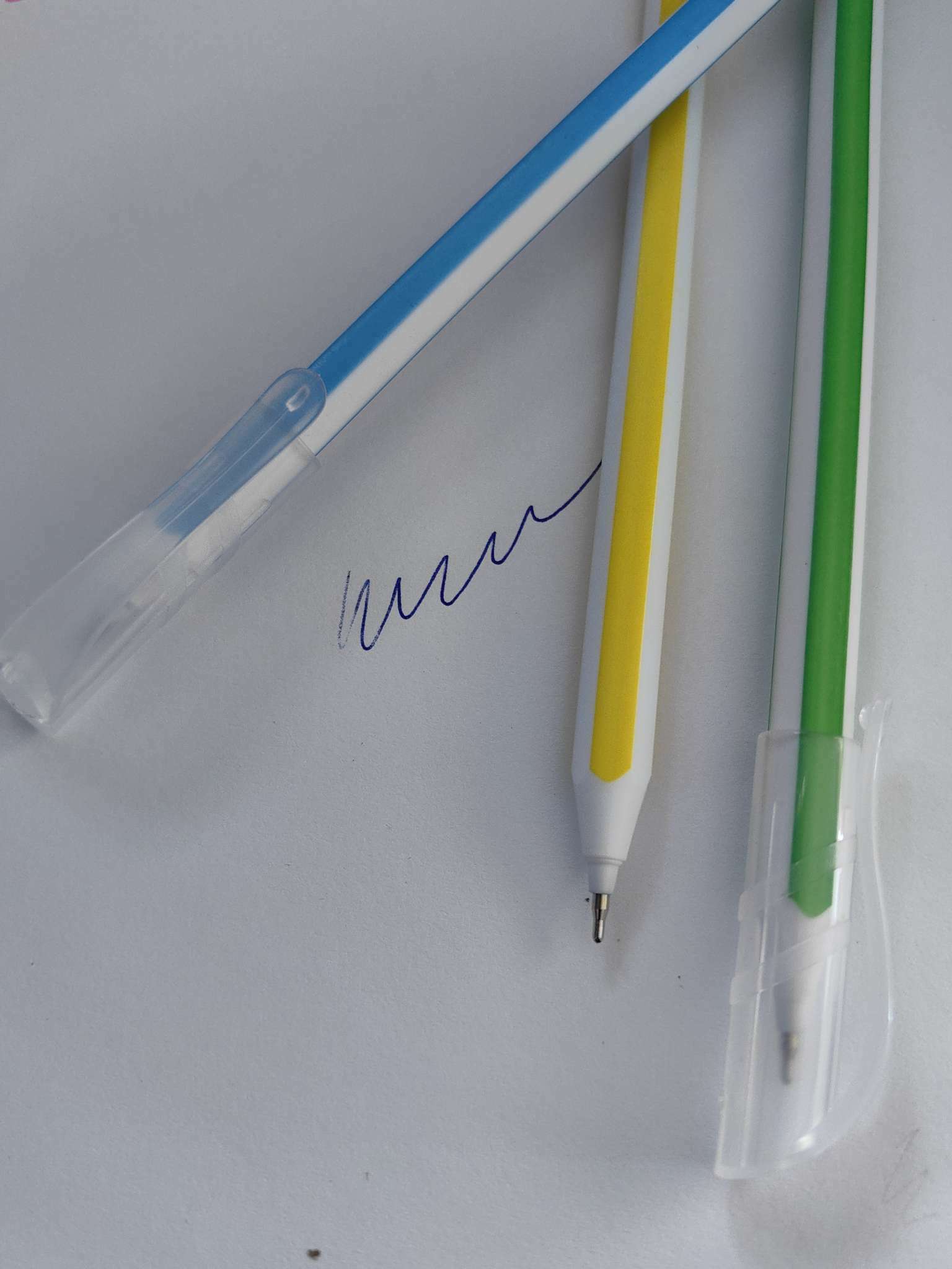 Фотография покупателя товара Ручка шариковая "HEXAGON" узел игольчатый 0.7 мм, бесстержневая, чернила синие премиум на масляной основе, МИКС - Фото 7