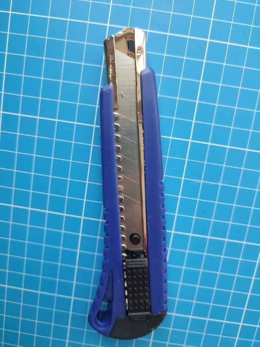 Фотография покупателя товара Нож универсальный ТУНДРА ВДОМ, металлическая направляющая, запасные лезвия 10 шт., 18 мм