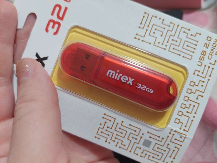 Фотография покупателя товара Флешка Mirex CANDY RED, 32 Гб ,USB2.0, чт до 25 Мб/с, зап до 15 Мб/с, красная