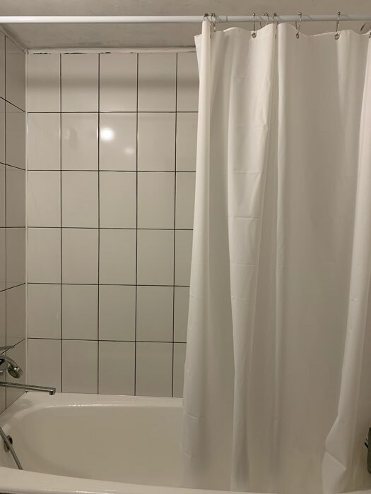 Фотография покупателя товара Карниз для ванной комнаты телескопический Доляна, 110-200 см, цвет белый - Фото 1