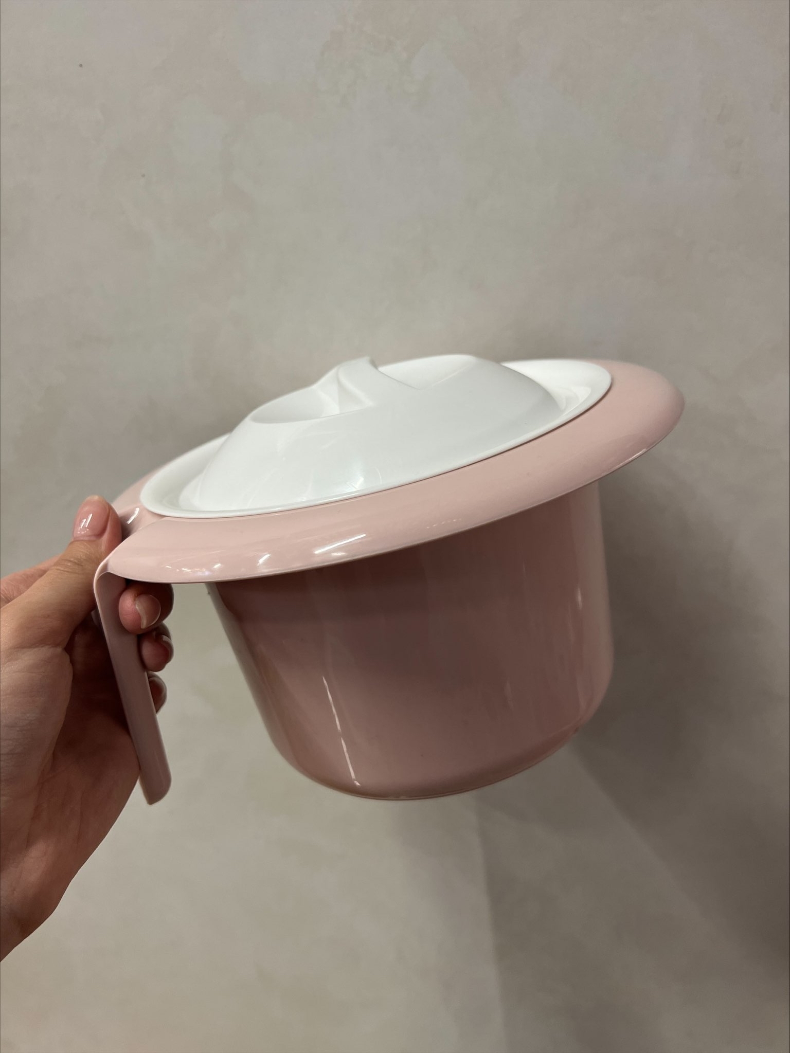 Фотография покупателя товара Горшок туалетный детский «Кроха», цвет розовый, 1,75 л.