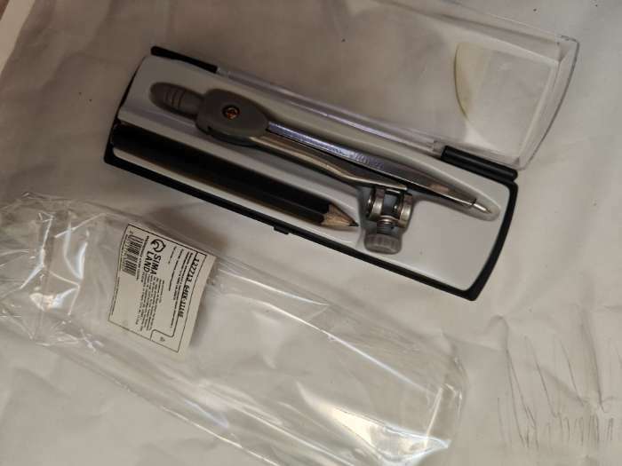 Фотография покупателя товара Циркуль металлический 125 мм, с карандашом, в пластиковом пенале (козья ножка), МИКС - Фото 4