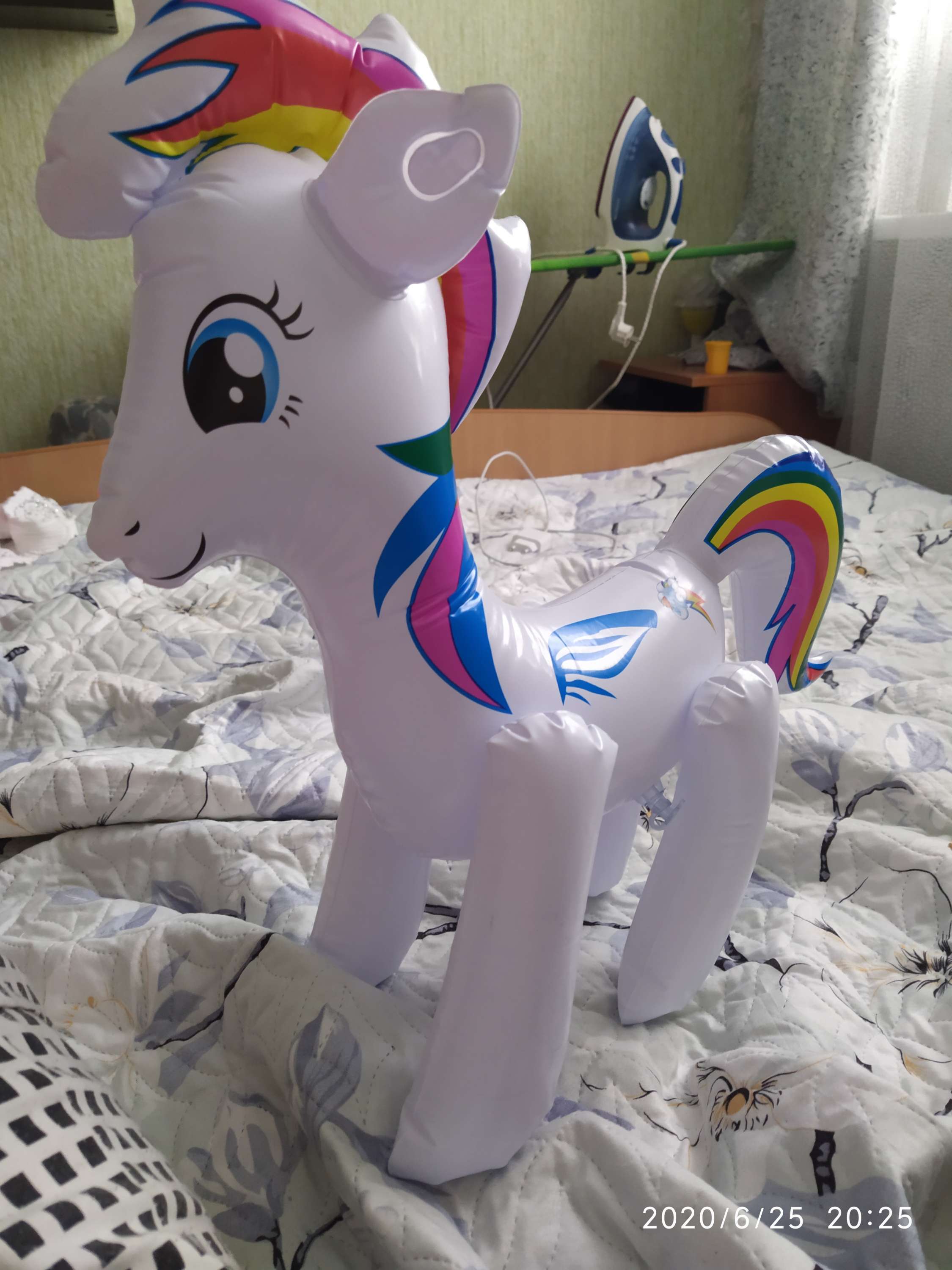 Фотография покупателя товара Игрушка надувная «Единорог», 48 см, цвет МИКС
