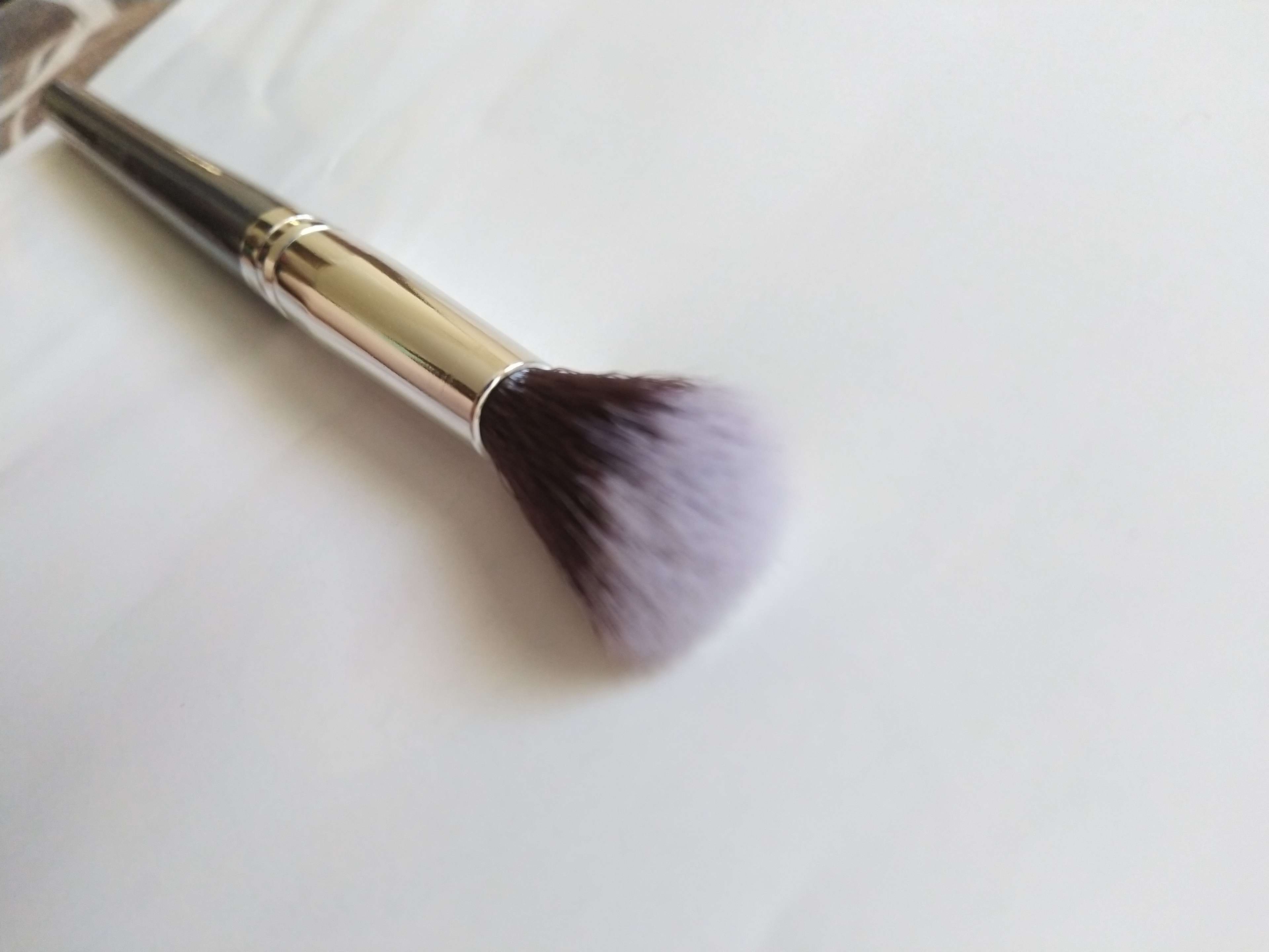 Фотография покупателя товара Кисть для макияжа «Brush GRAPHITE», 18,5 см, цвет тёмно-серый - Фото 13