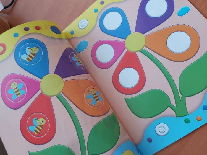 Фотография покупателя товара Развивающие наклейки для малышей «Цветы» - Фото 3