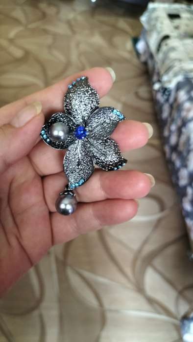 Фотография покупателя товара Брошь «Цветок» орхидея с жемчугом, цвет серо-синий в чернёном серебре - Фото 3