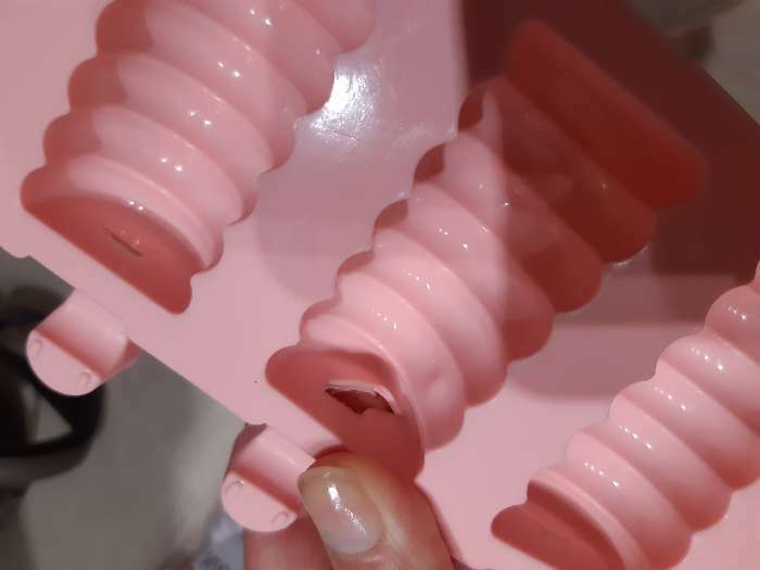 Фотография покупателя товара Форма для мороженого «Моника», силикон, 38×11×2 см, 8 ячеек (6,6×3,4 см), цвет МИКС