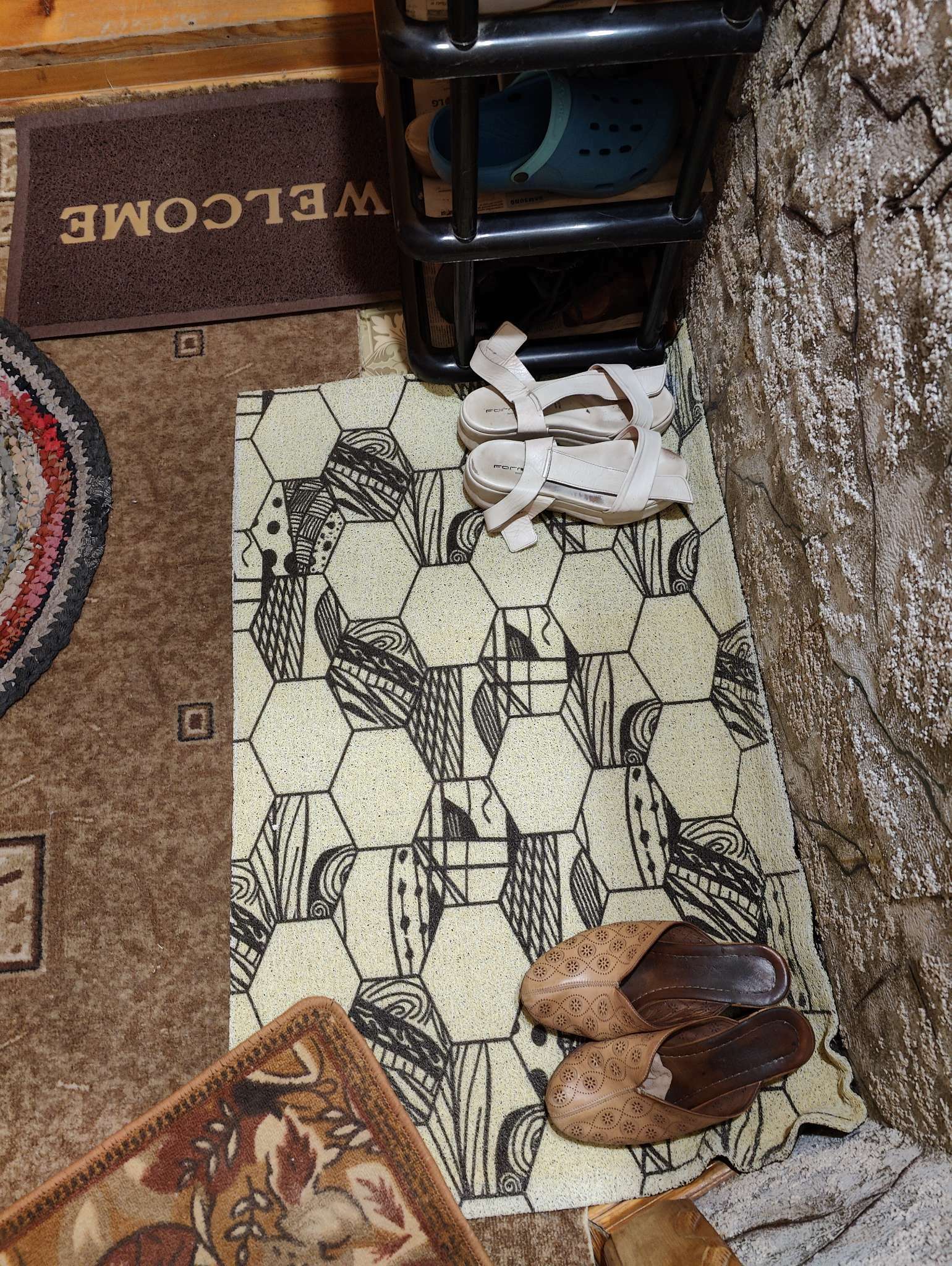 Фотография покупателя товара УЦЕНКА Коврик придверный грязезащитный Доляна, 60×90 см, цвет МИКС - Фото 1