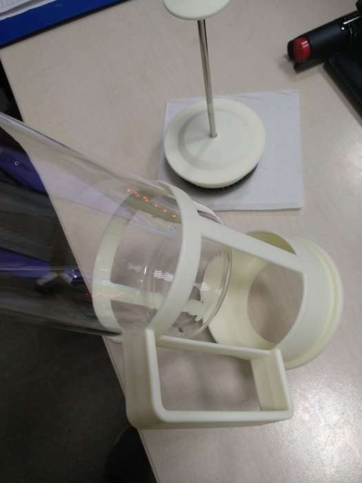 Фотография покупателя товара Чайник заварочный френч - пресс Доляна «Классика», 350 мл, стекло, цвет молочный - Фото 4