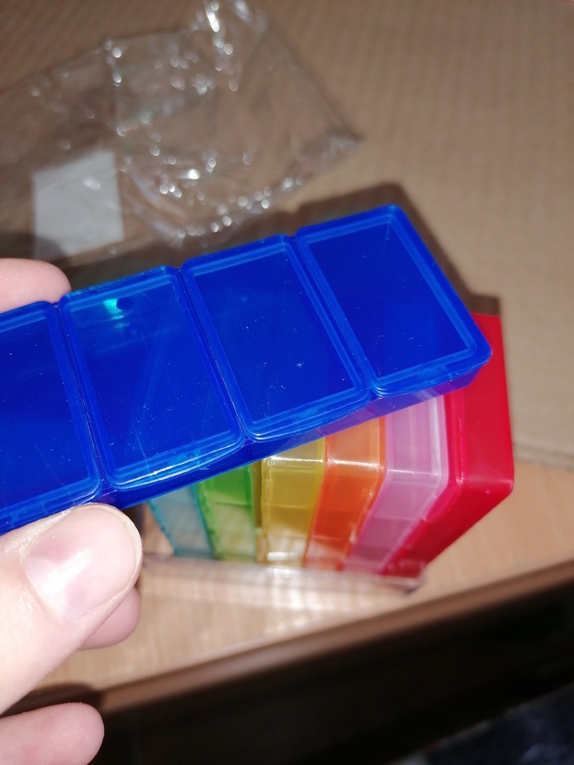 Фотография покупателя товара Таблетница - органайзер «Неделька», 7 контейнеров по 4 секции, 8,5 × 7 × 4 см, разноцветная - Фото 1