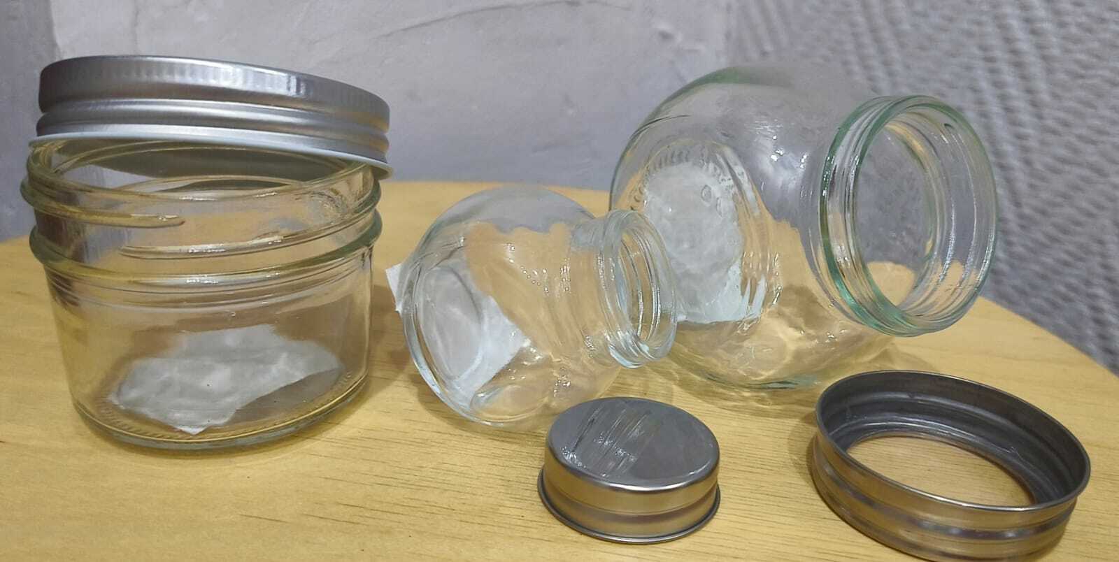 Фотография покупателя товара Банка для сыпучих Доляна «Мини», 70 мл, 3.7×5.4 см, с металлической крышкой, стекло, прозрачная - Фото 6