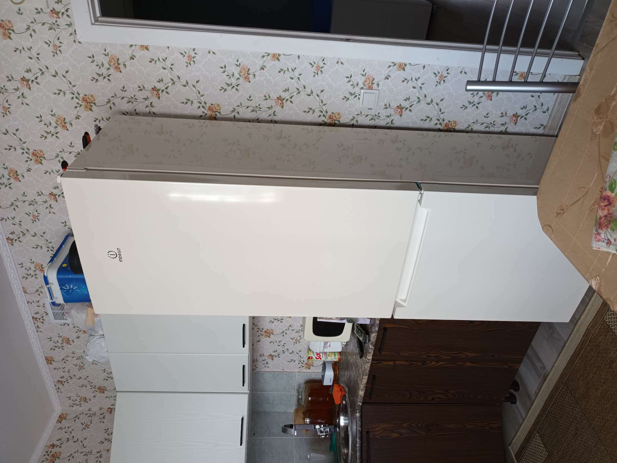 Фотография покупателя товара Холодильник Indesit DS 4200 E, двухкамерный, класс А, 339 л, бежевый - Фото 1