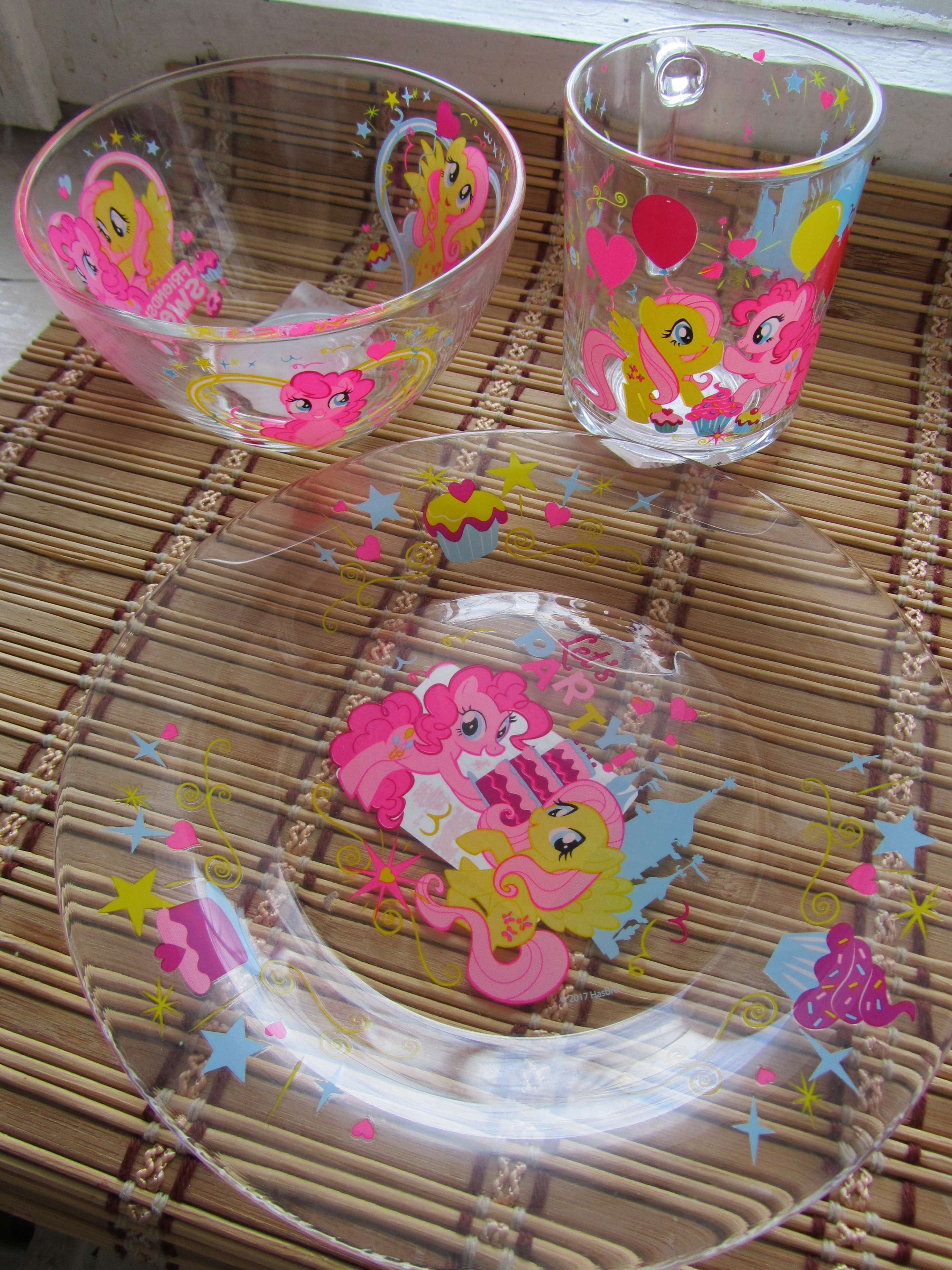 Фотография покупателя товара Набор Hasbro My Little Pony, 3 предмета: кружка 250 мл, салатник d=12,8 см, тарелка 19,3 см, в подарочной упаковке - Фото 8