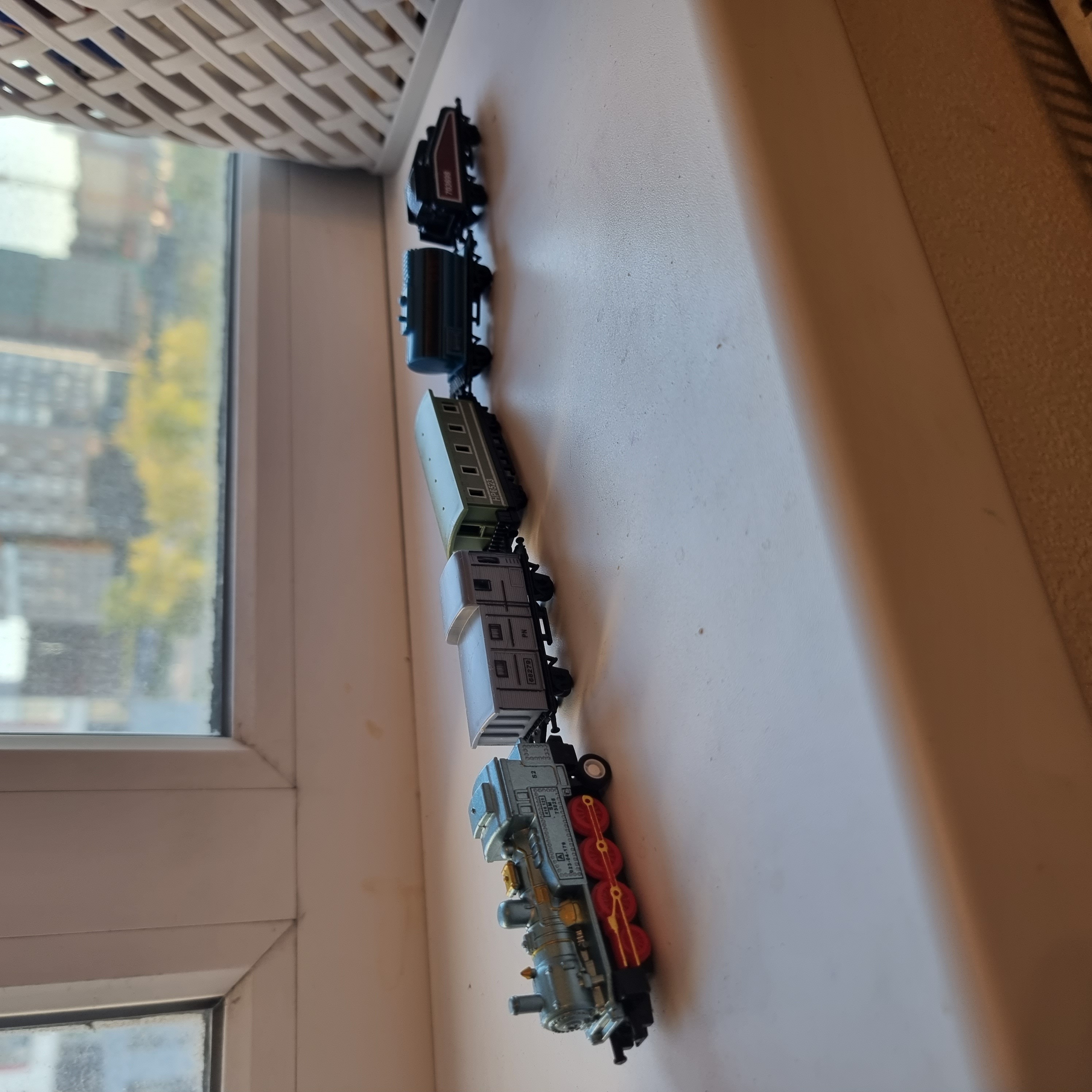 Фотография покупателя товара Поезд металлический «Классика», с 4 вагонами, инерция, МИКС - Фото 1