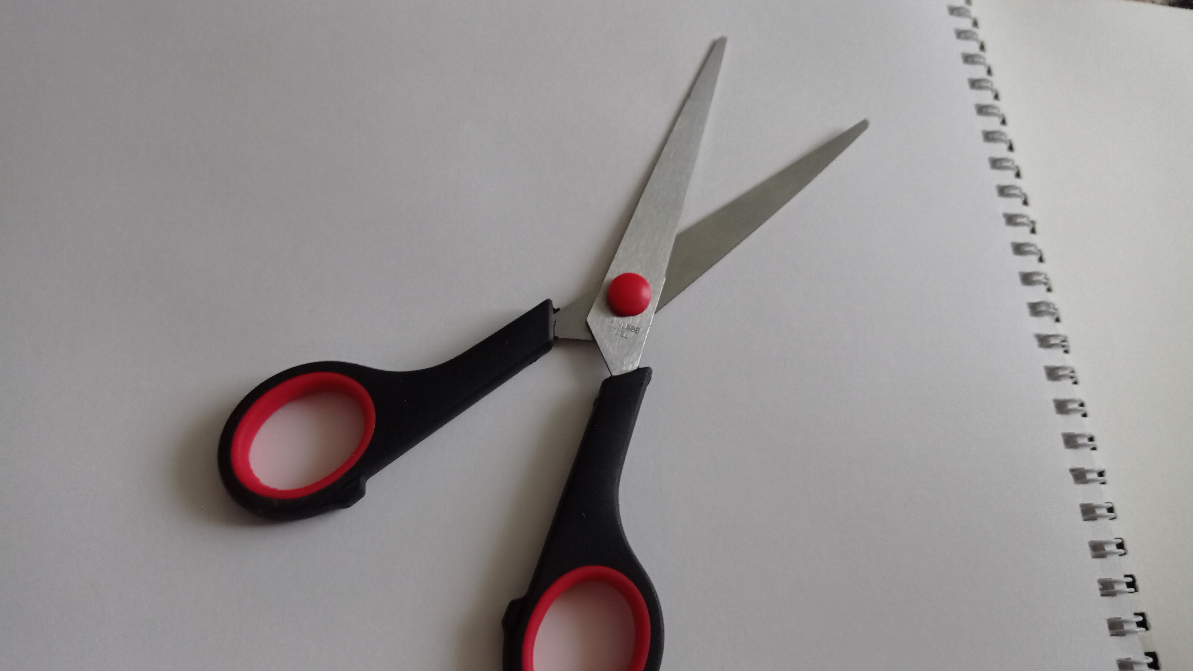 Фотография покупателя товара Ножницы канцелярские 16.5 см, «Стандарт», пластиковые ручки, европодвес - Фото 2