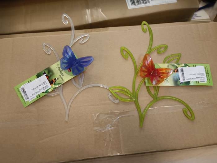 Фотография покупателя товара Шпалера, 37 × 19 × 0.5 см, пластик, цвет МИКС, «Бабочка на ветке», Greengo - Фото 3