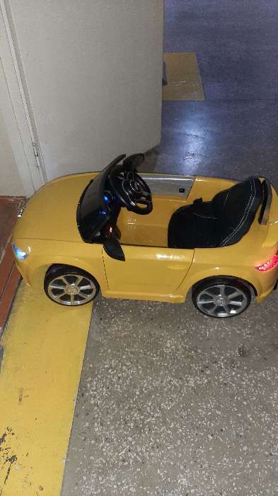 Фотография покупателя товара Электромобиль AUDI TT RS, EVA колёса, кожаное сидение, цвет белый - Фото 4