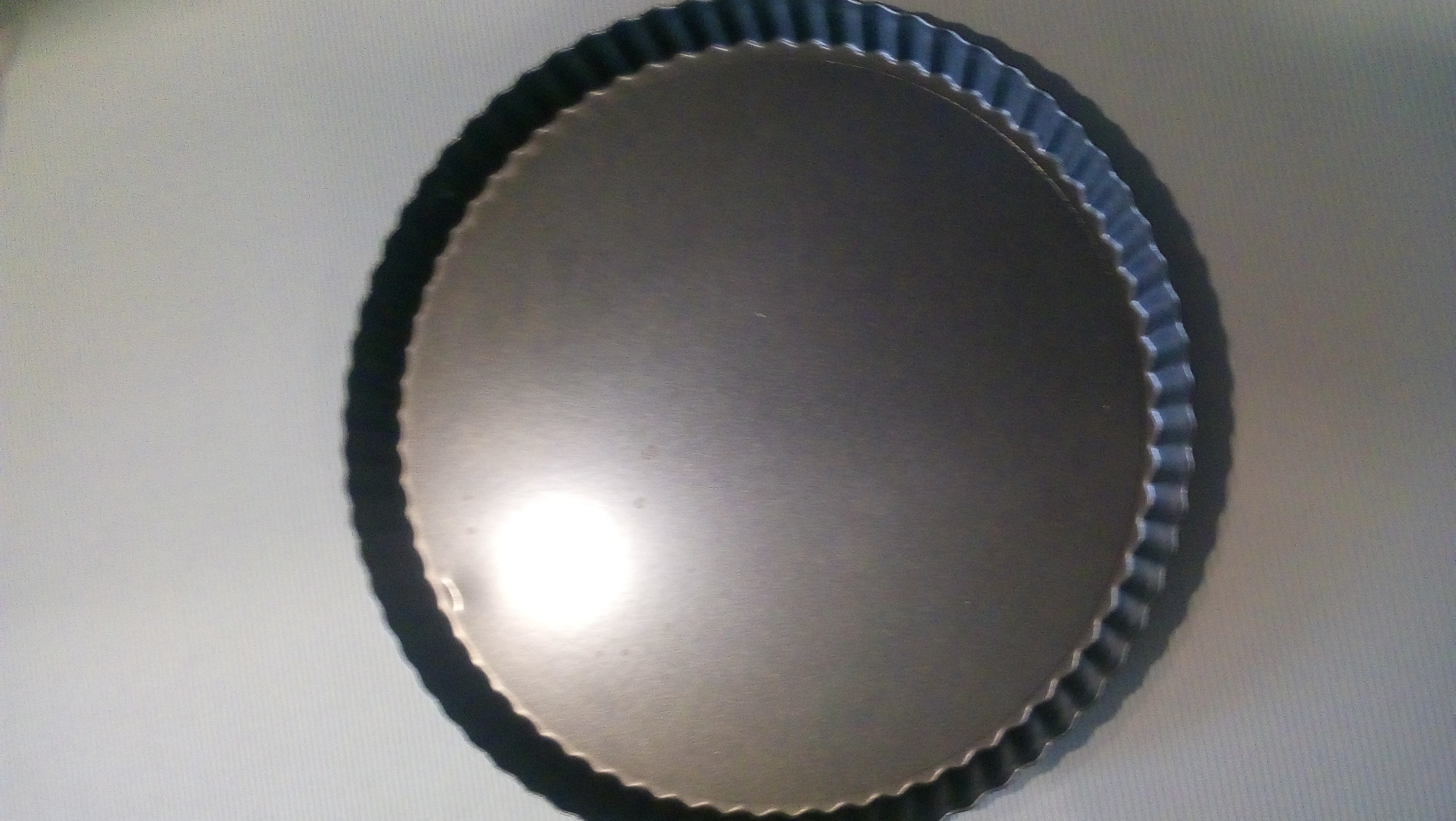 Фотография покупателя товара Форма для выпечки Доляна «Жаклин», d=28 см, съёмное дно, антипригарное покрытие, цвет чёрный - Фото 2