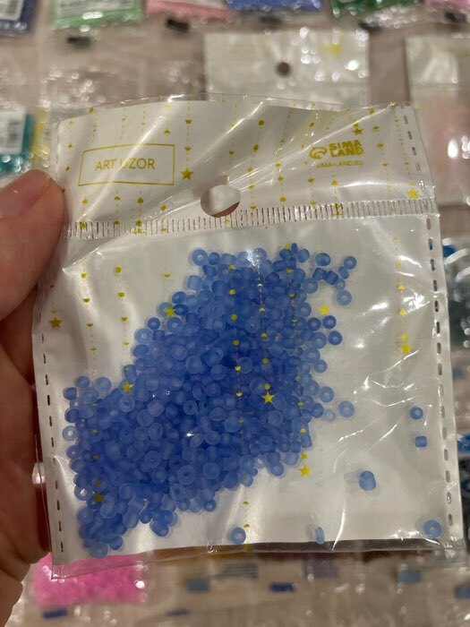 Фотография покупателя товара Бисер стекло 8/0 «Матовый полупрозрачный. Бледно-зелёный», 10 г - Фото 7