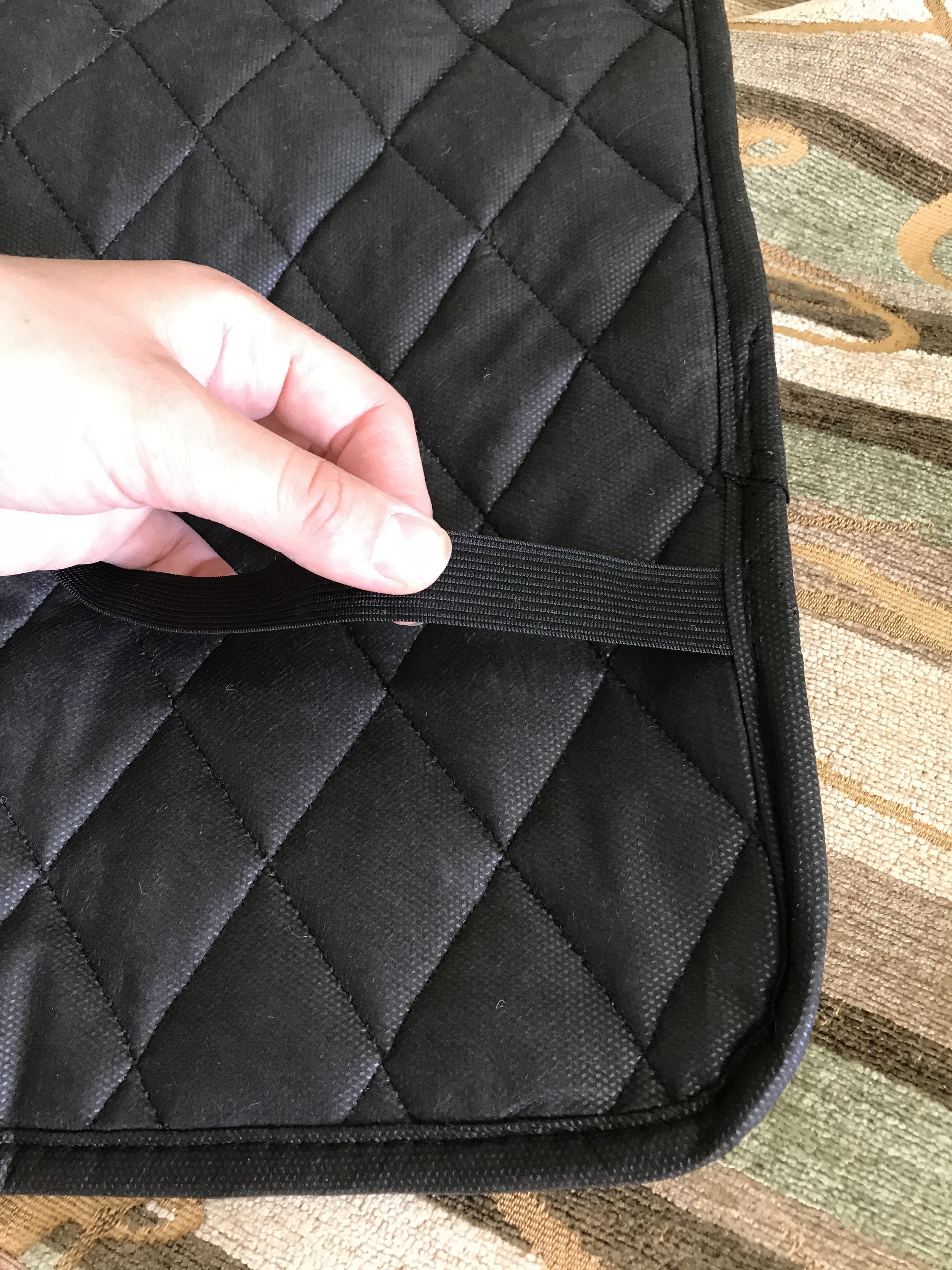 Фотография покупателя товара Накидка-незапинайка на спинку сиденья Cartage, экокожа, с карманом, 60×40 см, черный - Фото 1