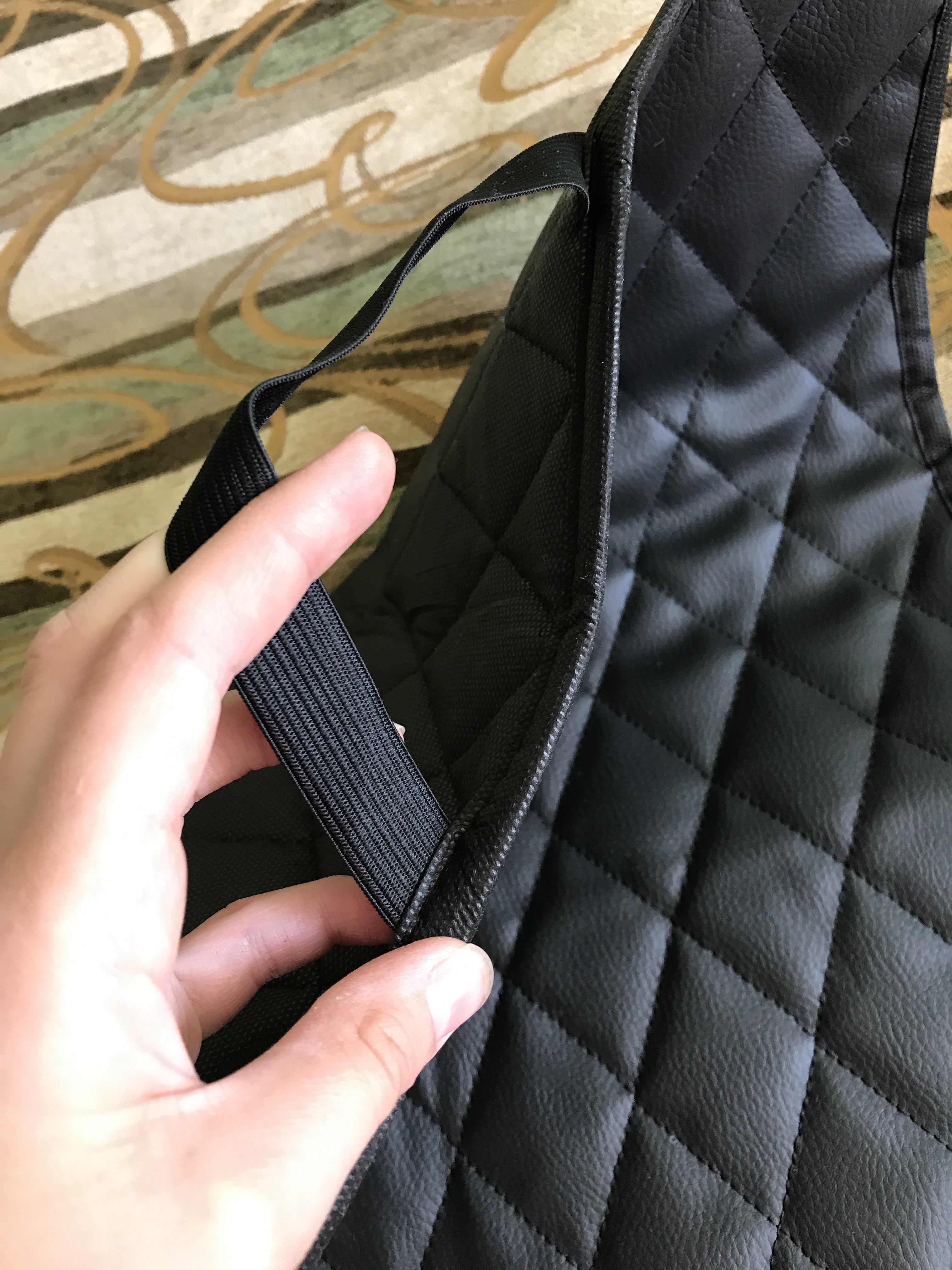 Фотография покупателя товара Накидка-незапинайка на спинку сиденья Cartage, экокожа, с карманом, 60×40 см, черный - Фото 2