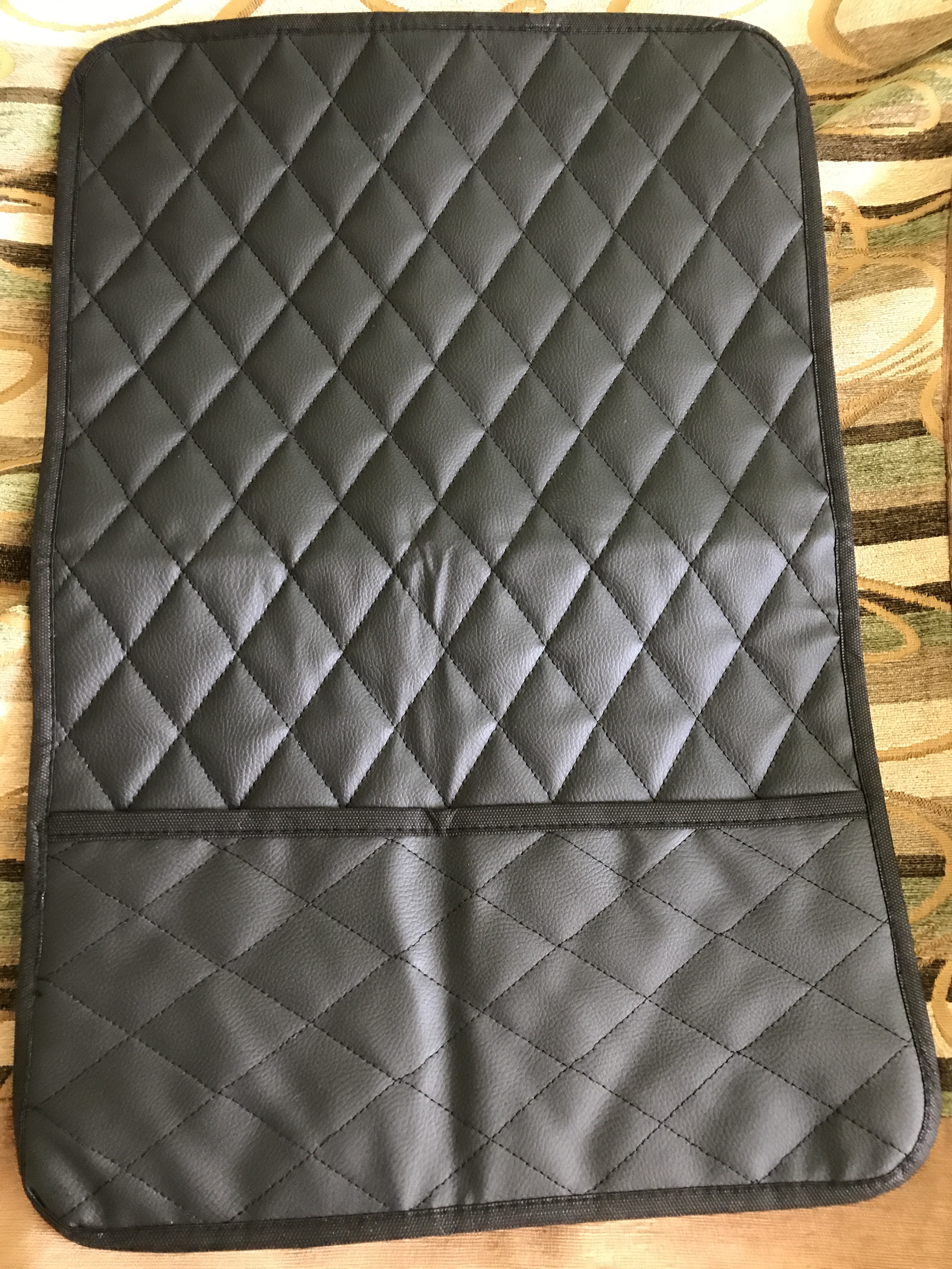 Фотография покупателя товара Накидка-незапинайка на спинку сиденья Cartage, экокожа, с карманом, 60×40 см, черный - Фото 4