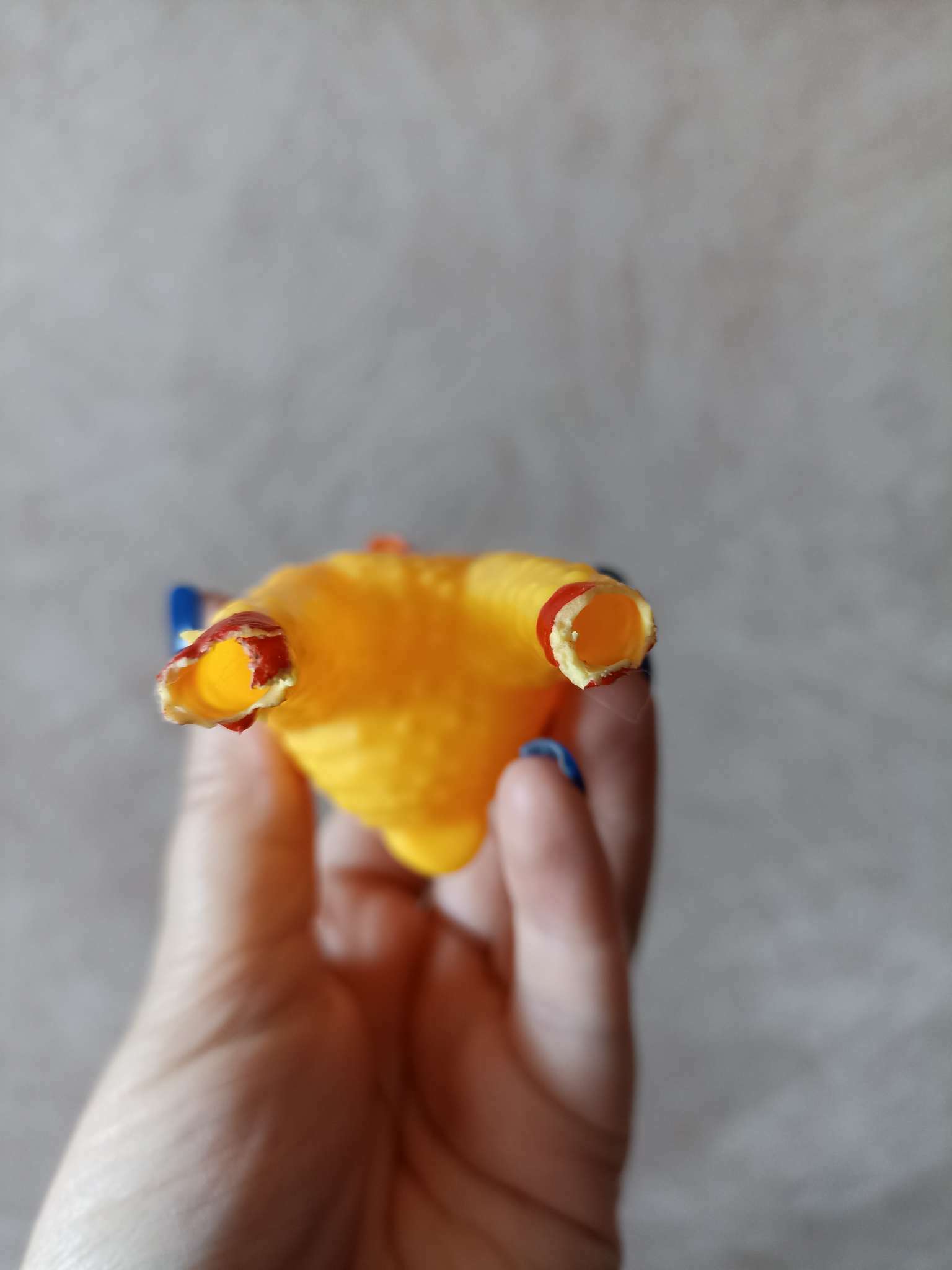 Фотография покупателя товара Игрушка пищащая "Задумчивая курица" малая, 16,5 см, жёлтая