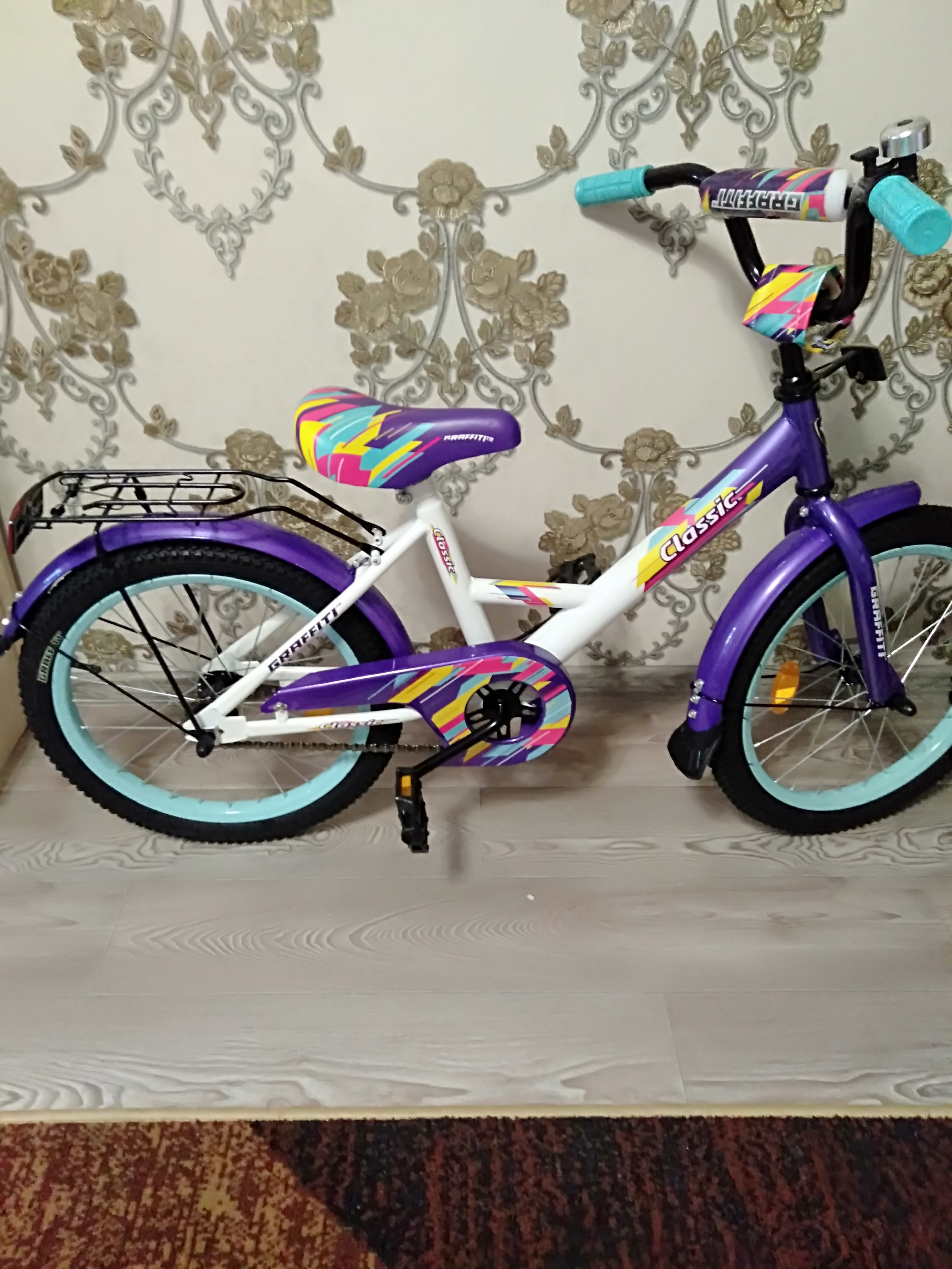 Фотография покупателя товара Велосипед 18" Graffiti Classic RUS, 2019, цвет белый/фиолетовый - Фото 2