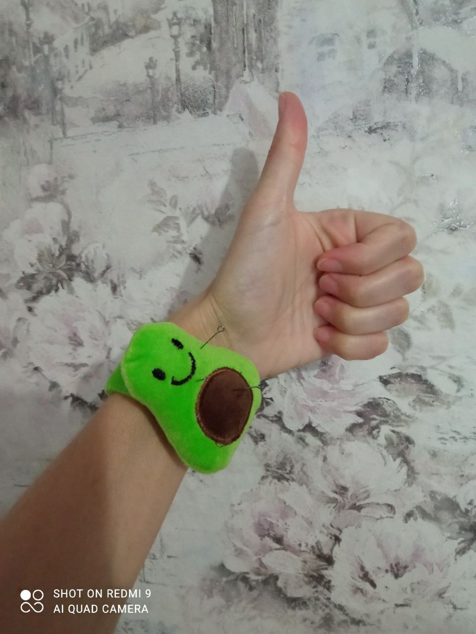 Фотография покупателя товара Игольница на браслете «Авокадо», 23 × 5,5 см, цвет зелёный - Фото 3